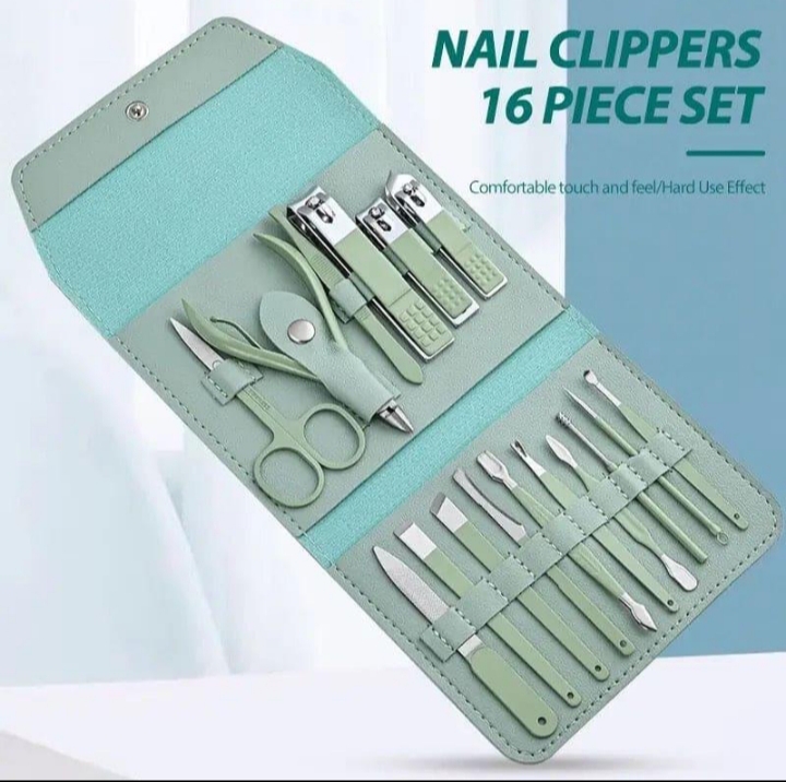 16 Pcs Nail Cutter Set with Green Case (Travel Friendly)